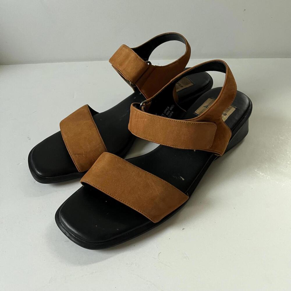Vintage AirSpree Brown Leather Sandals with Adjustable Straps & Medium Heel